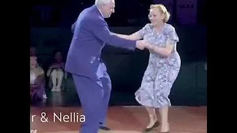 Who says you are old. 94 and 91 years old couple dance. They still have the moves. - DayDayNews