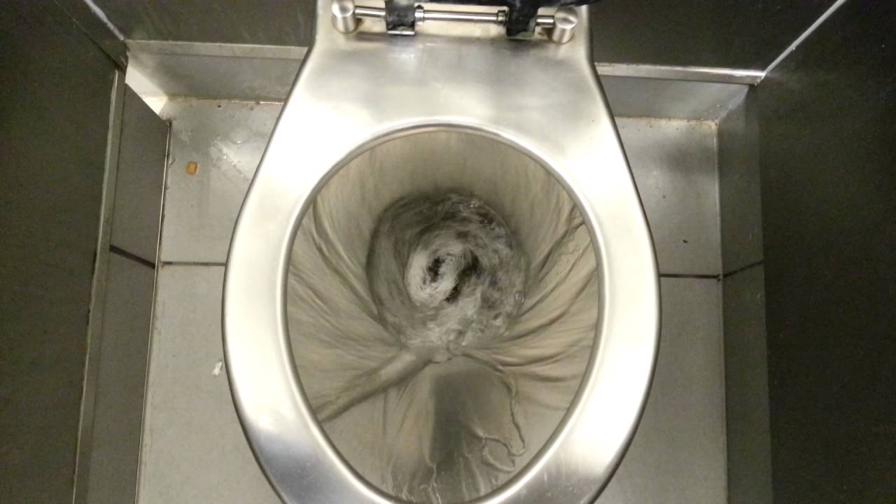 toilet in cing toilet in burger king youtube toilet in cing toilet in burger king youtube