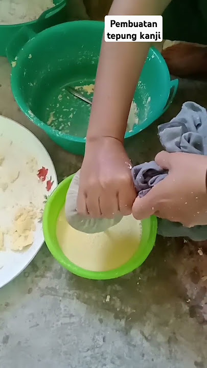 proses pembuatan tepung kanji dari ubi #jajanan #shorts #trending
