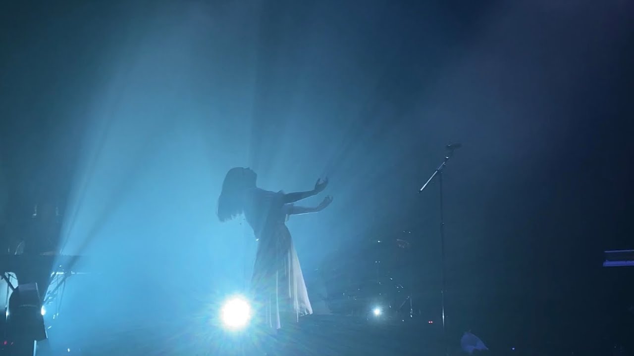 heat lightning mitski live at istanbul YouTube