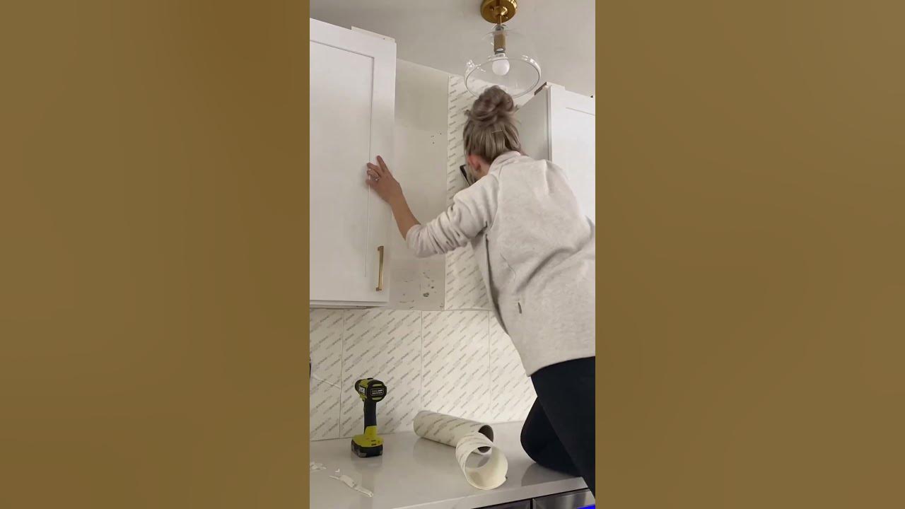 Installing Backsplash Tile with Musselbound Tile Adhesive 