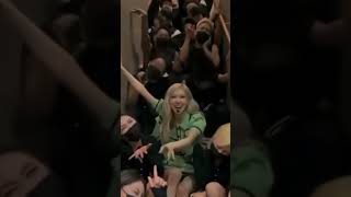 Öyle Güzel Gülme Kadın シ Şfet