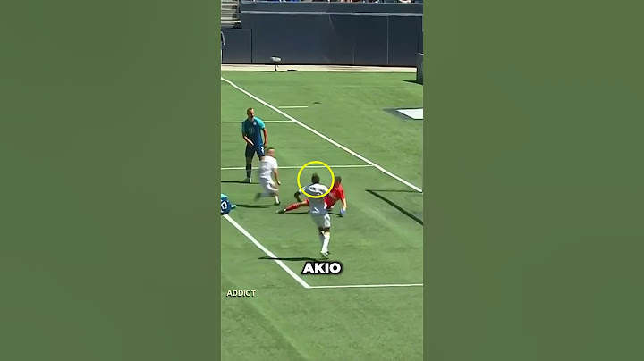 He wanted to steal the goal🫣