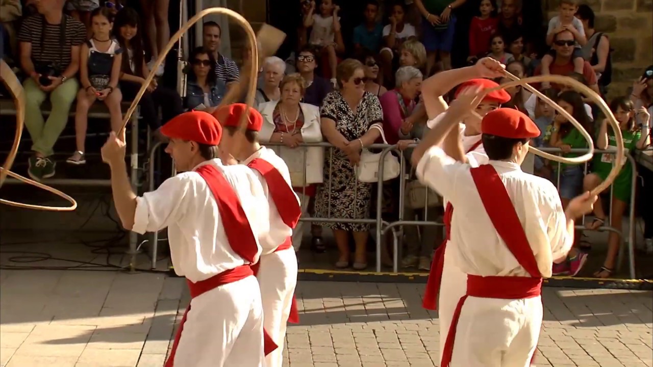 Antzuolako alardea  2017 04 Uztai dantza