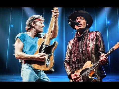 Bob Dylans Son, Jakob Dylan, x Bruce Springsteen Sing One Headlight Duet