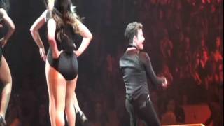 Glee Live Chicago 6-4-11 Kurt - Single Ladies.avi