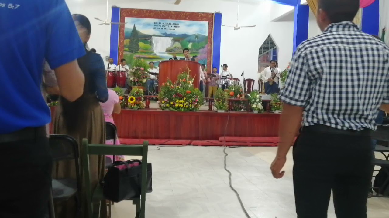 Levi Garcia, Cantando en el Congreso de Jovenes 2021 En Paredón Chiapas