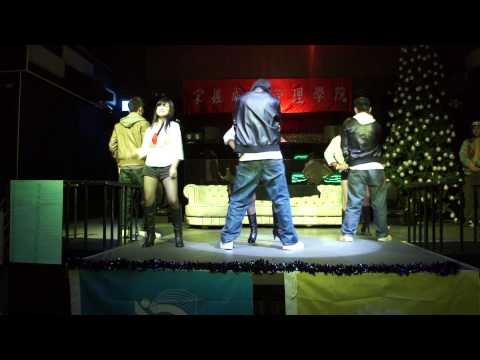 掌握成功管理學院~2012變裝晚會(開場舞2)