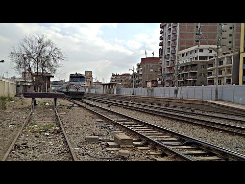 شاهد لحظه تحويل مسار القطار ودخوله رصيف محطه بنها 2021