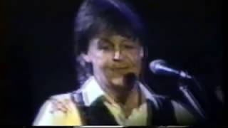 Paul McCartney Inédito - And I Love Her (subtitulado en español e inglés) 1993