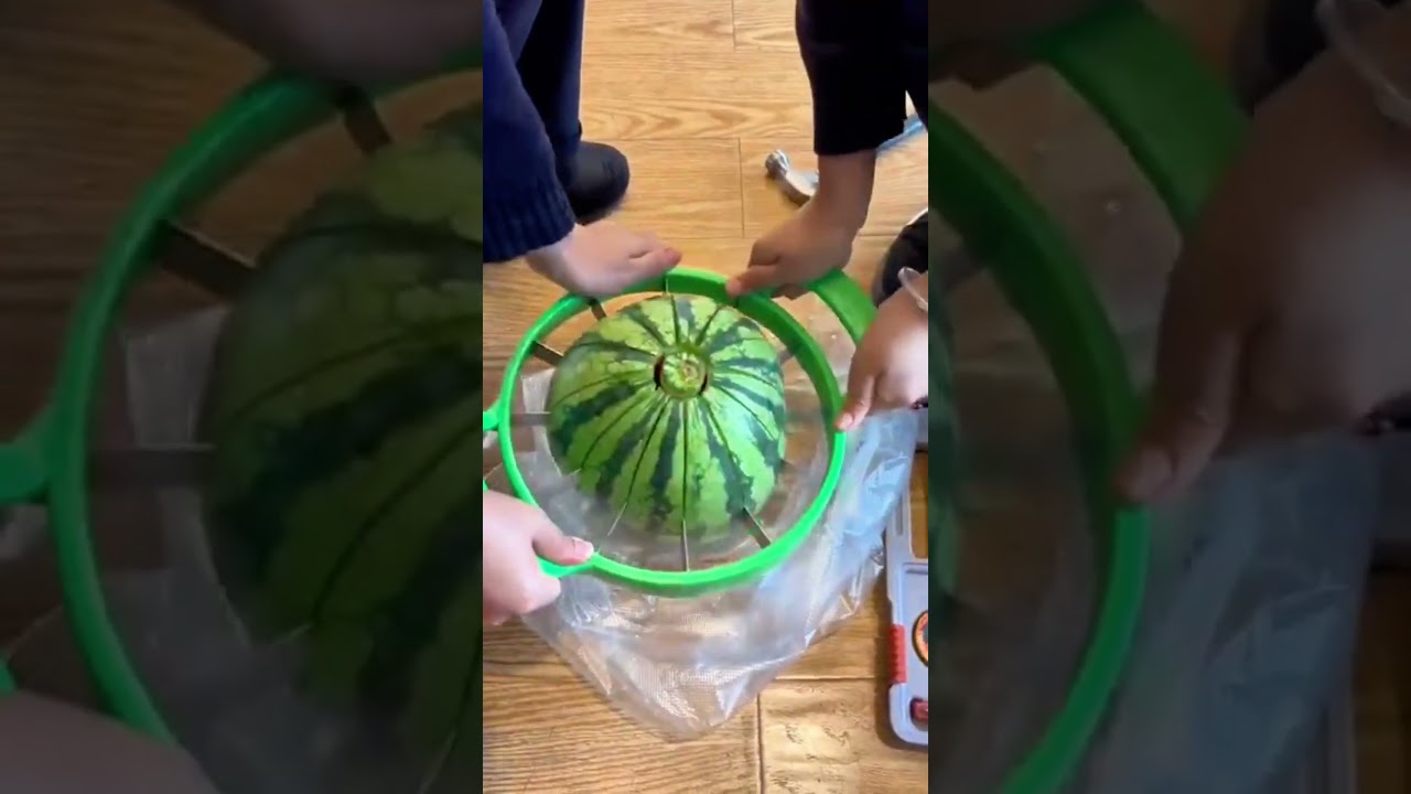 Самый приятный способ разрезать арбуз! 🤯 