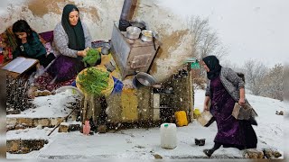Download Lagu Snowy days in the mountains, Farideh's amazing cookin🍲🌨❄️ MP3