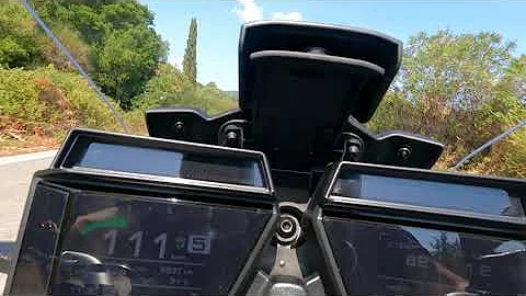 Yamaha Tracer 9 GT - QS downshifting.