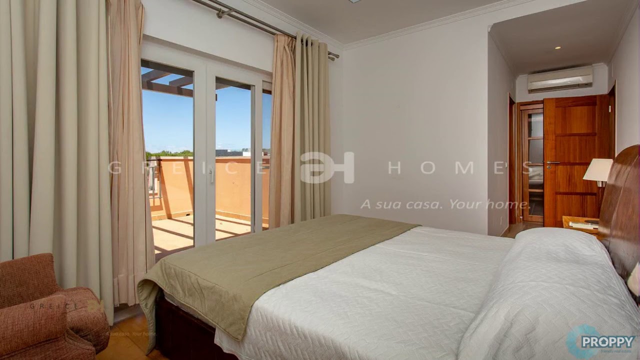 Townhouse For rent in Quarteira, Loulé - Algarve