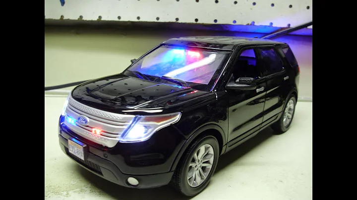 Jon's custom 1:18 undercover Ford Explorer police diecast model with working lights
