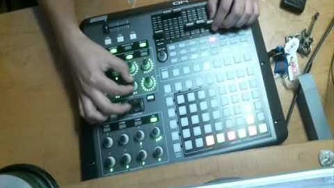 [APC40] Andre DeSatterlee - Knobs and Buttons