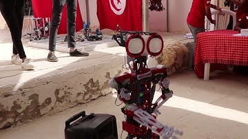 Meccanoid Robot welcomes the parents and participants to the closing ceremony - Let