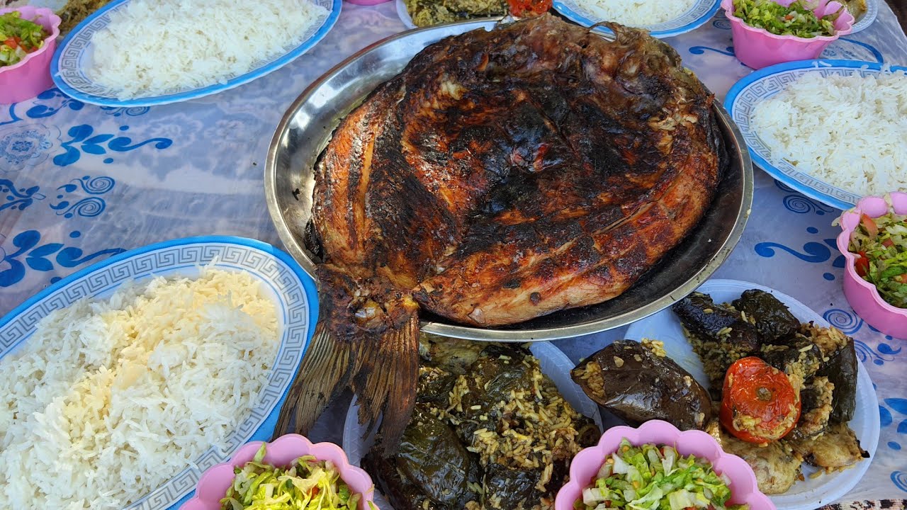 طبخ التمن (الرز)وشوي السمك على الحطب في أجواء طبيعية ساحرة /🙂