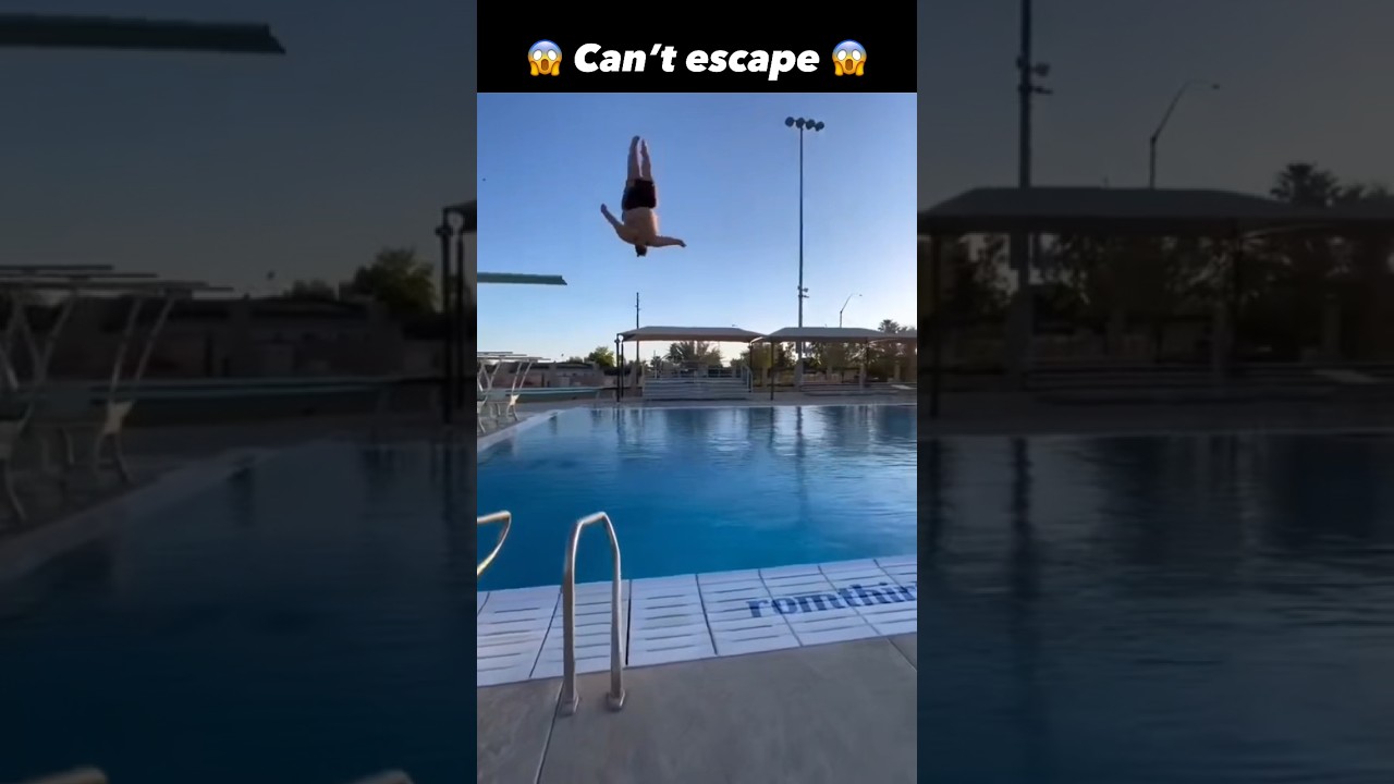 Diving fail 😱 Can’t escape..