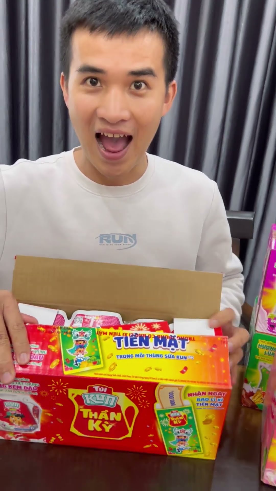 LNF - Bất ngờ Su Hào khui phong bao lì xì từ sữa Kun || Unbox blind bag #shorts