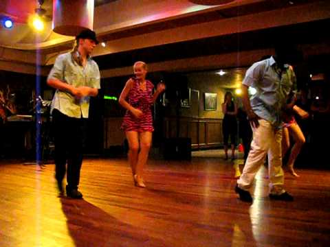 Maestra Salsa Demo Masters 09-04-2011 Mandy & Lemo...