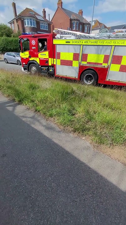Uk Fire Engine - YouTube