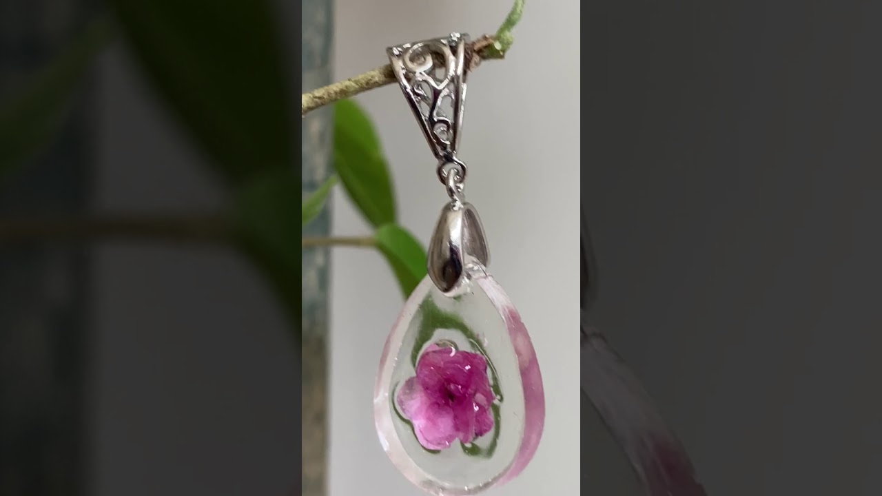 Fairy Fountains African Violet Real Flower Resin Pendant, Preserved African Violet Flower Jewelry