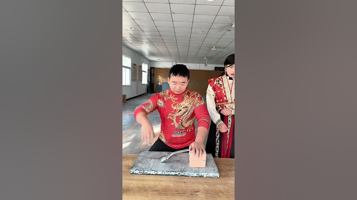 中国功夫：猛男把扳手掰弯Chinese Kung Fu: A tough guy bends a wrench