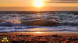 Рассвет и восход Солнца над Азовским морем. Арабатская стрелка, Украина. Видео 4К