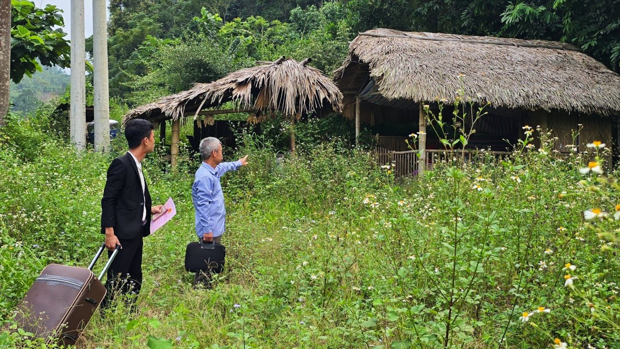 CEO Leaves City to Return to The Countryside Restore Abandoned Old House | A kind man appears!