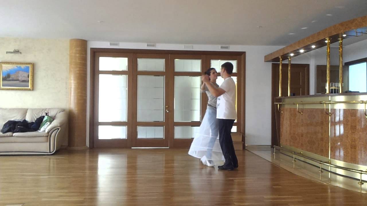 ⁣Шикарный простой первый танец молодых. Юлия и Слава