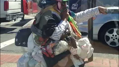 Working the streets, saving the planet.  Muni Isla...