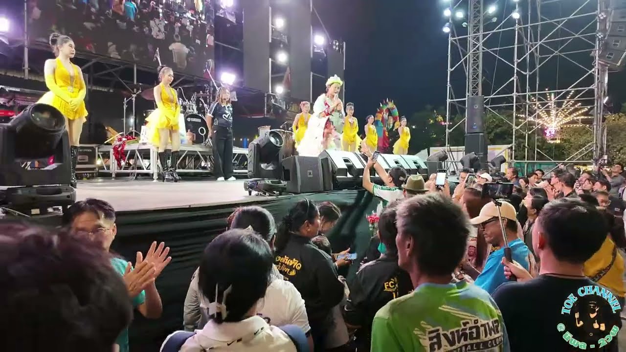 น้องต้นข้าวร้องเพลงขอบคุณแฟนเพลง@งานประจำปีวัดบางปรง ต บางพระ อ เมือง จ ฉะเชิงเทรา 6 มี ค 69