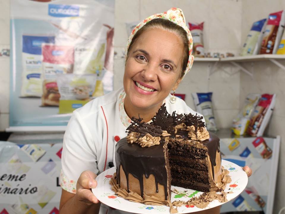 Bolo Aveludado de Chocolate com Ourolac