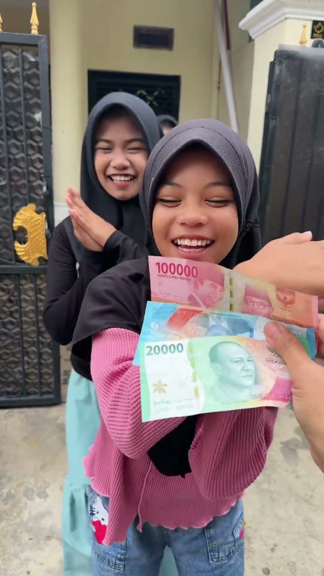 POV : KETIKA LIAT MAMAH PEGANG DUIT