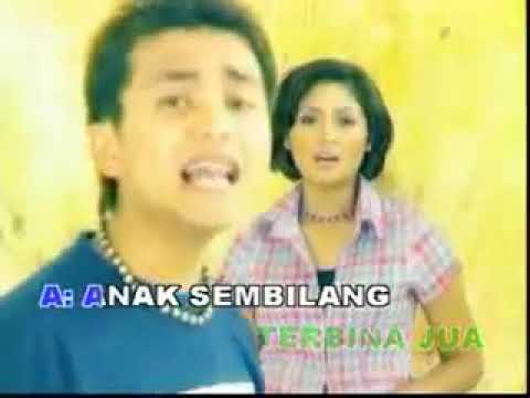 Achik spin & Nana Adat Berkasih lirik - YouTube