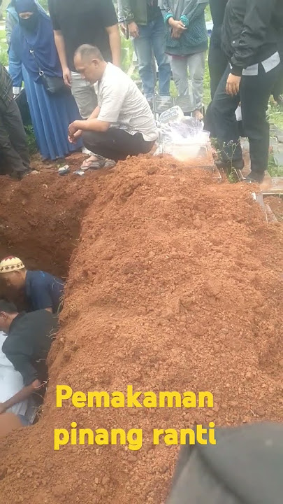 proses pemakaman almarhumah Aisyah ,.oma, tante, kakak ,mama aisyah yg wafat rabu tgl.17-09-2025...