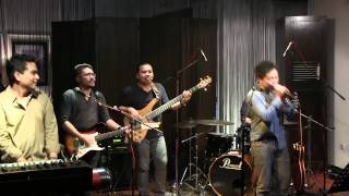Sandhy Sondoro ft Indra Lesmana - Aku Ingin @ Mostly Jazz 16/09/12 [HD]