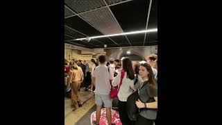 🔴Crazily Crowded In The Metro Termini. Good Day for Pickpockets #Rome #Pickpockets #PickpocketsRome