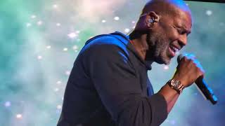 BRIAN MCKNIGHT SINGS HAPPY BIRTHDAY to HIS WIFE & Wins the LADIES OVER AGAIN in Brooklyn, NY 2024