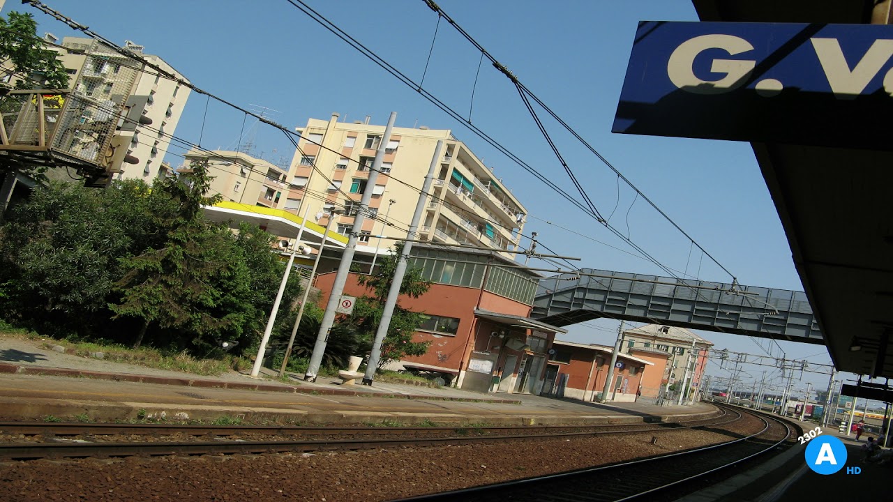 Annunci alla Stazione di Genova Voltri