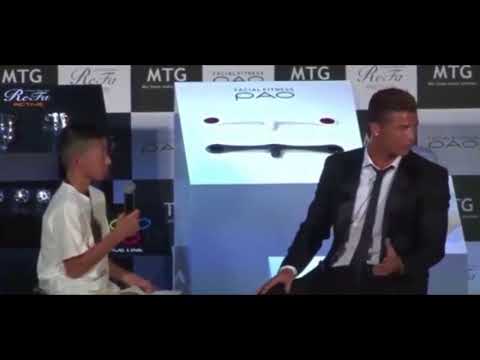 Cristiano Ronaldo interview with a Japanese boy He decided to read some questions in Portuguese مقاب