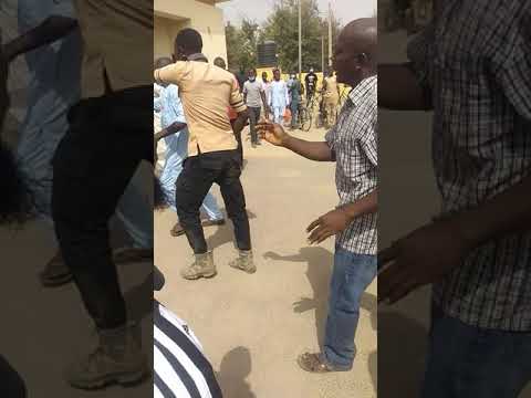 FEDERAL POLYTECHNIC, MUBI FIGHT BETWEEN SECURITY AND A STAFF BECAUSE OF FACEMASK