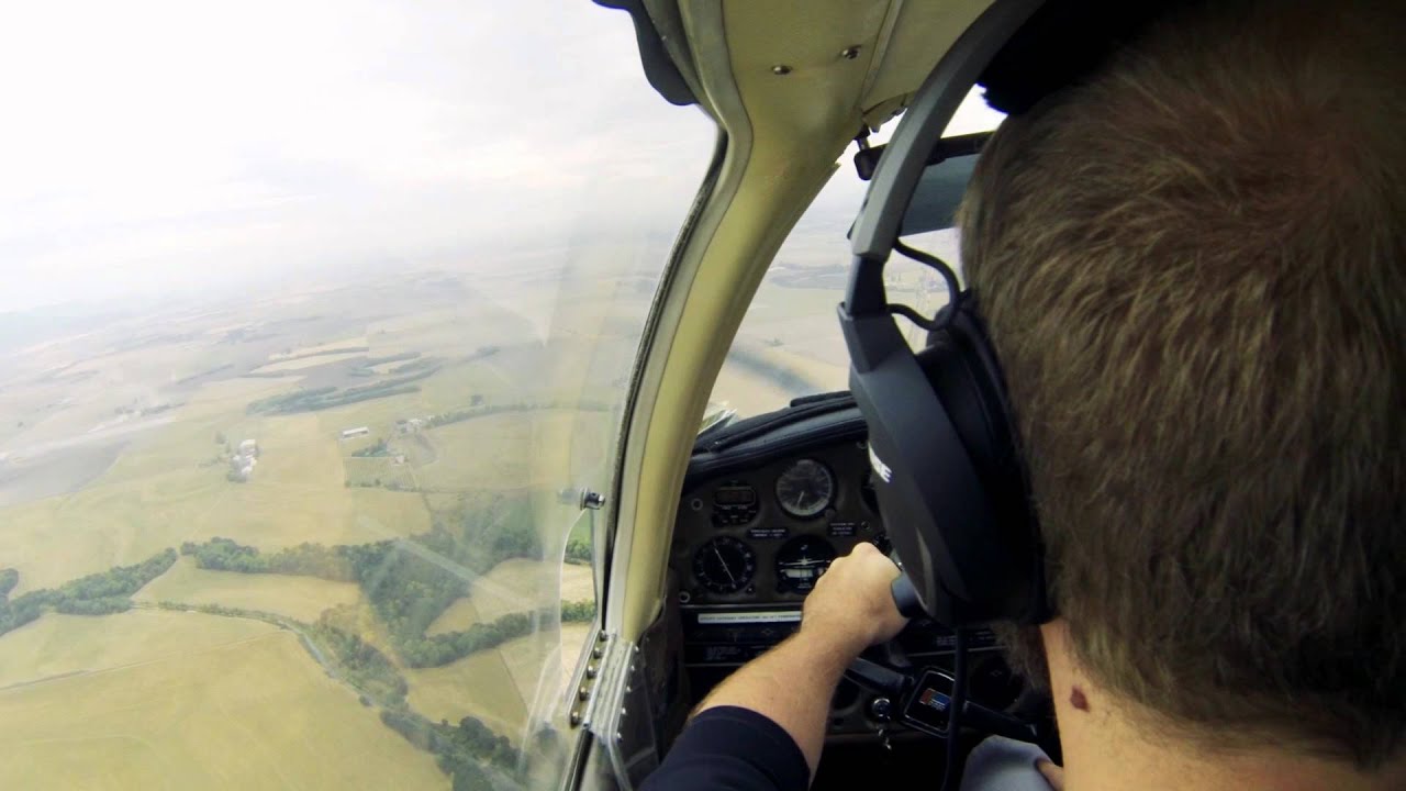 Simulated Engine Failure In A Piper PA-28 - YouTube