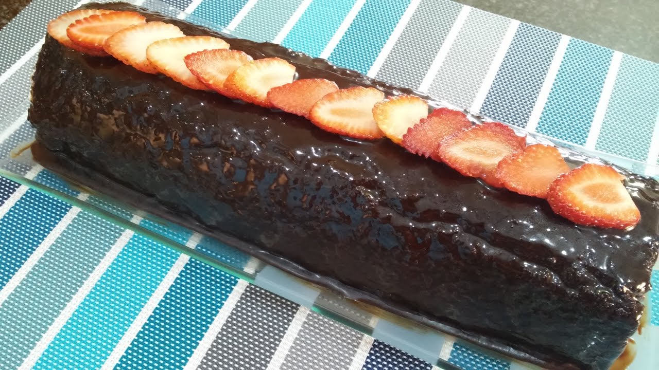 A Melhor Torta de Chocolate com Morangos e Chantilly!