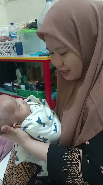 Di tengokin tante nita sama mama hosin