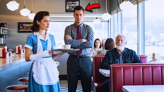 Download Lagu Dueño encubierto ve a camarera con la mano rota… ¡Lo que descubre lo deja helado! MP3 Download Lagu Dueño encubierto ve a camarera con la mano rota… ¡Lo que descubre lo deja helado! MP3