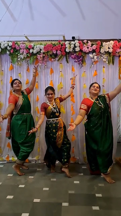 Chandra | Shreya Ghoshal | Ajay Atul | Dance Video | Amruta Khanvilkar #shrutiambikar