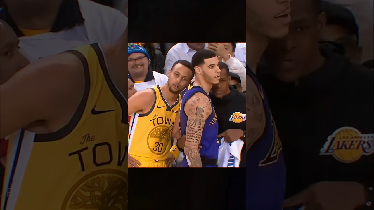 NBA Players sneaking into the huddle 😂