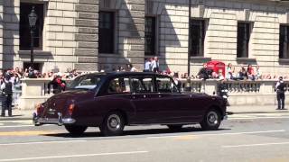 The Royal Crown returning from Parliament - London 27/5/15